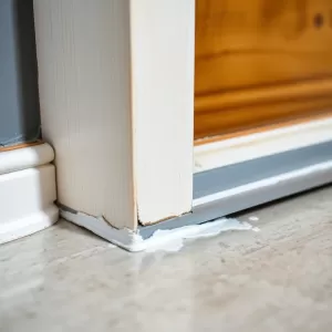 Jak zabezpieczyć podcięte drzwi