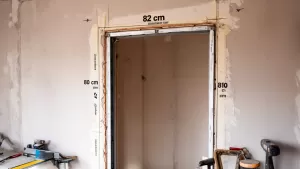 Jaki otwór pod drzwi 80 z ościeżnicą regulowaną